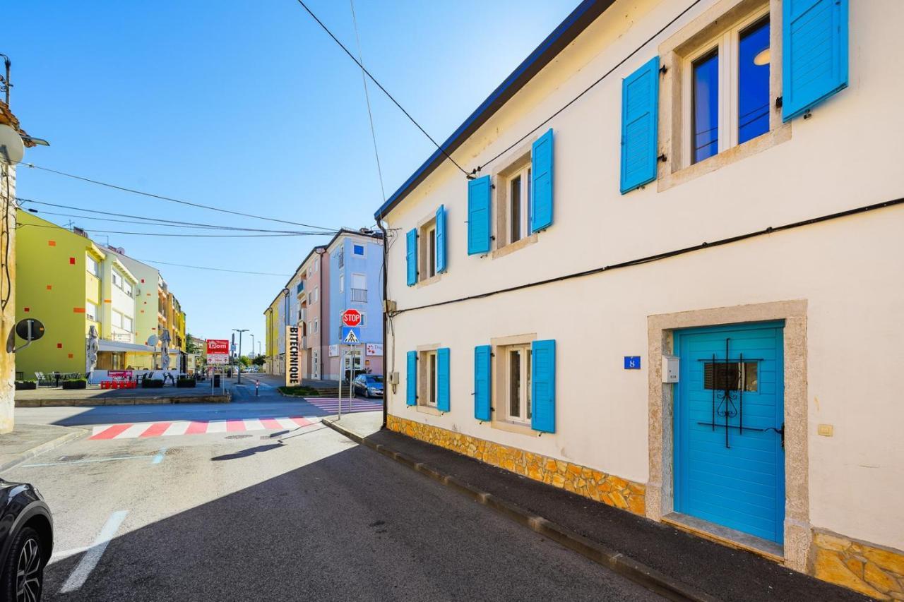 Center House With Apartments Umag Kültér fotó